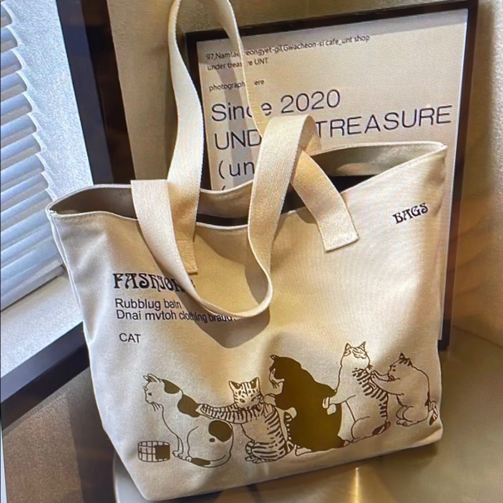 Large Capacity Tote Bag - Cat Design - NEW - 11.81 L x 12.2 W x 2.55D